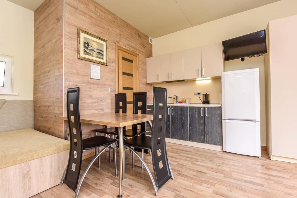 Apartamentai Trys Pusys Šventoji Exterior foto